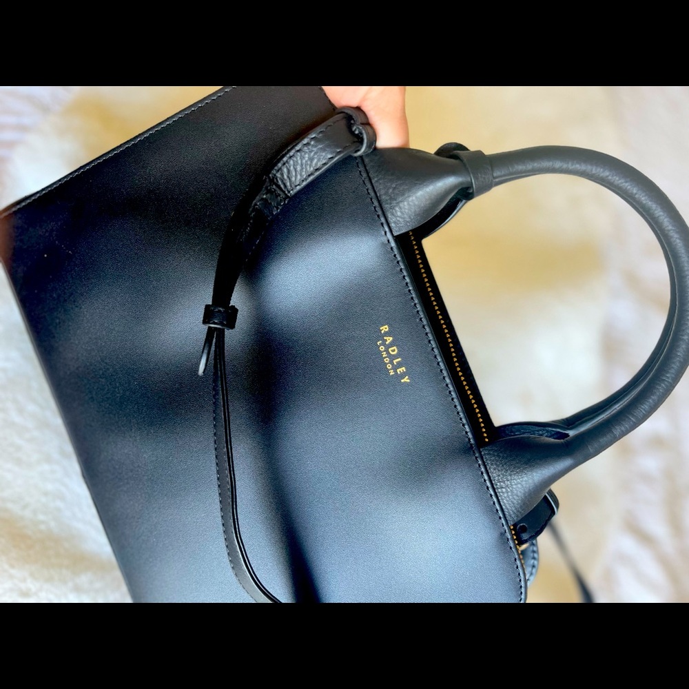 Radley mint condition small tote/purse/crossbody!